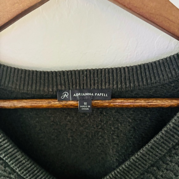 Adrianna Papell Women’s V-Neck Sweater Size 1X - Picture 3 of 6